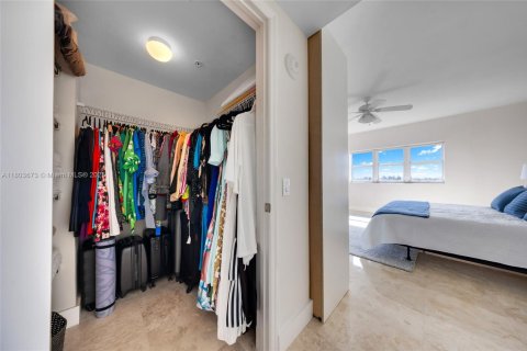 Condo in North Miami, Florida, 3 bedrooms  № 1756918 - photo 21