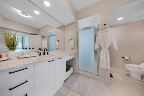 Condo in North Miami, Florida, 3 bedrooms  № 1756918 - photo 23