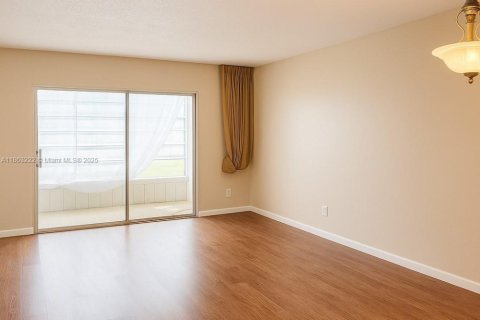 Copropriété à vendre à Lauderdale Lakes, Floride: 2 chambres, 87.7 m2 № 2038181 - photo 6