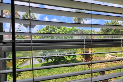 Copropriété à vendre à Lauderdale Lakes, Floride: 2 chambres, 87.7 m2 № 2038181 - photo 19