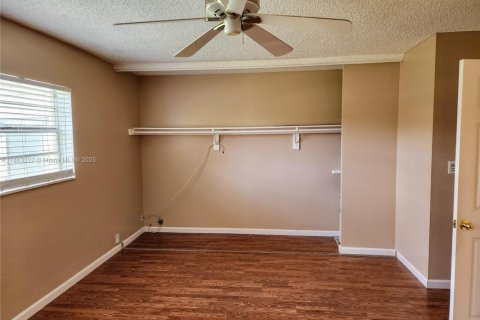 Copropriété à vendre à Lauderdale Lakes, Floride: 2 chambres, 87.7 m2 № 2038181 - photo 23