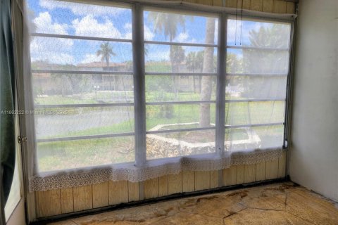 Copropriété à vendre à Lauderdale Lakes, Floride: 2 chambres, 87.7 m2 № 2038181 - photo 18