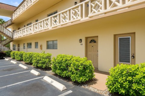 Condominio en Lauderdale Lakes, Florida, 2 dormitorios  № 2038181