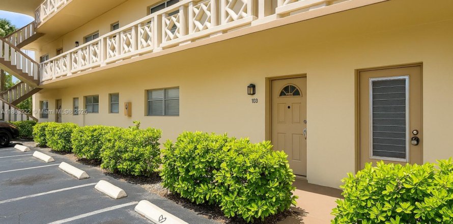 Condo à Lauderdale Lakes, Floride, 2 chambres  № 2038181