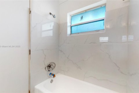 Apartment in Dania Beach, Florida 2 bedrooms, 74.32 sq.m. № 1921114 - photo 9