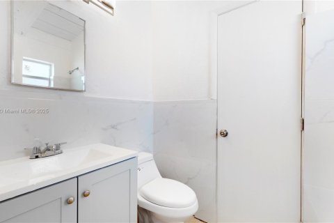Apartment in Dania Beach, Florida 2 bedrooms, 74.32 sq.m. № 1921114 - photo 10