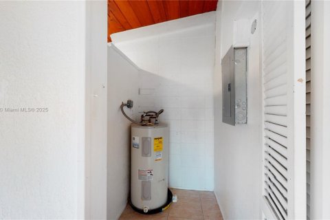Apartment in Dania Beach, Florida 2 bedrooms, 74.32 sq.m. № 1921114 - photo 11