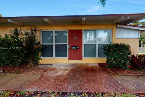 Apartment in Dania Beach, Florida 2 bedrooms, 74.32 sq.m. № 1921114 - photo 13