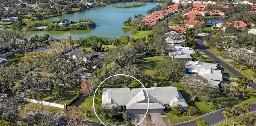 House in Sarasota, Florida 3 bedrooms, 226.03 sq.m. № 1547203