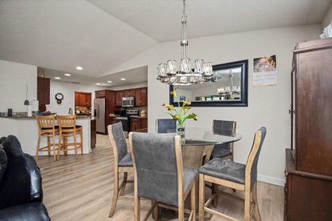 Villa ou maison à vendre à St. Lucie, Floride: 2 chambres, 131.83 m2 № 2189189 - photo 13