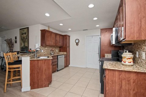 Villa ou maison à vendre à St. Lucie, Floride: 2 chambres, 131.83 m2 № 2189189 - photo 19