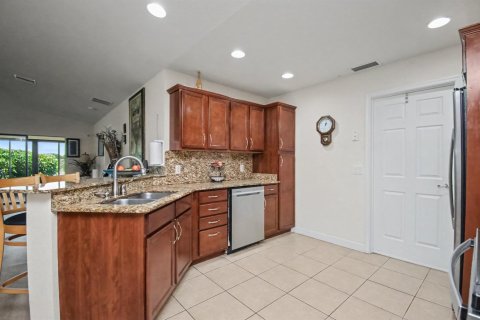 Villa ou maison à vendre à St. Lucie, Floride: 2 chambres, 131.83 m2 № 2189189 - photo 22