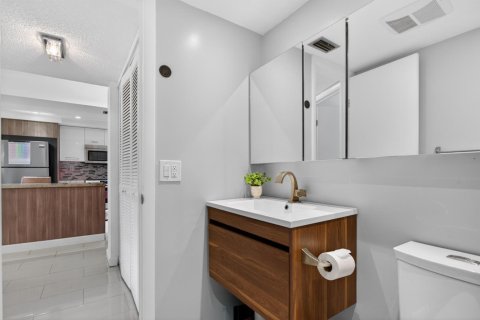 Купить кондоминиум в Тамарак, Флорида 4 комнаты, 112.88м2, № 2187195 - фото 17