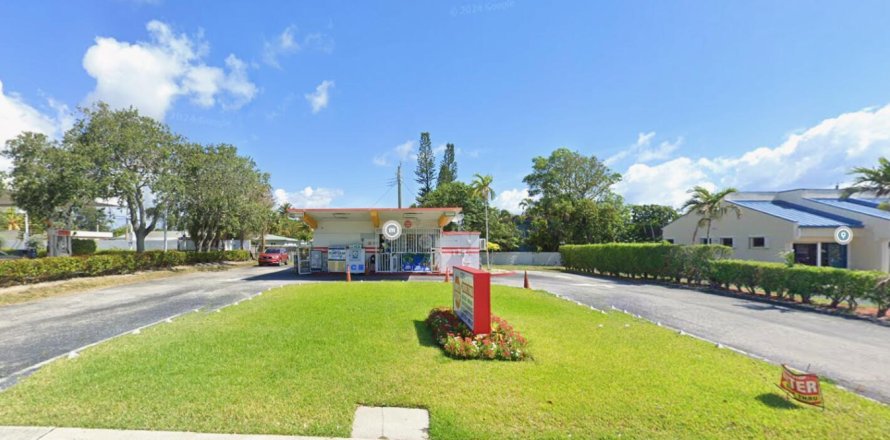 Propiedad comercial en Boynton Beach, Florida № 2244567