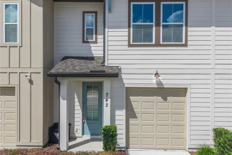 Townhouse in Davenport, Florida 3 bedrooms, 150.69 sq.m. № 2384126 - photo 2