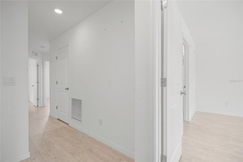 Townhouse in Davenport, Florida 3 bedrooms, 150.69 sq.m. № 2384126 - photo 27