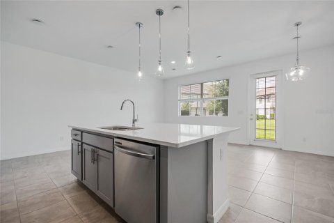 Townhouse in Davenport, Florida 3 bedrooms, 150.69 sq.m. № 2384126 - photo 15