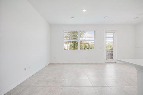 Townhouse in Davenport, Florida 3 bedrooms, 150.69 sq.m. № 2384126 - photo 8