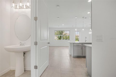 Townhouse in Davenport, Florida 3 bedrooms, 150.69 sq.m. № 2384126 - photo 6
