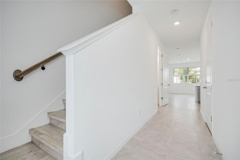Townhouse in Davenport, Florida 3 bedrooms, 150.69 sq.m. № 2384126 - photo 4
