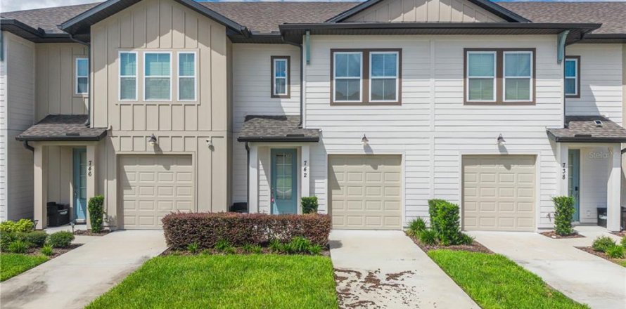 Townhouse in Davenport, Florida 3 bedrooms, 150.69 sq.m. № 2384126
