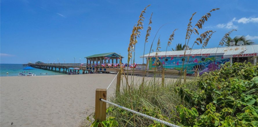 Condo in Pompano Beach, Florida, 2 bedrooms № 1207502