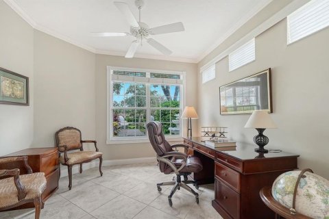 House in University Park, Florida 2 bedrooms, 149.57 sq.m. № 2391438 - photo 27