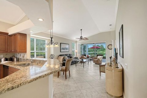 House in University Park, Florida 2 bedrooms, 149.57 sq.m. № 2391438 - photo 18
