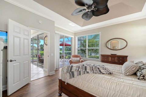 House in University Park, Florida 2 bedrooms, 149.57 sq.m. № 2391438 - photo 30