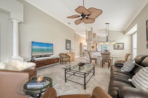 House in University Park, Florida 2 bedrooms, 149.57 sq.m. № 2391438 - photo 16