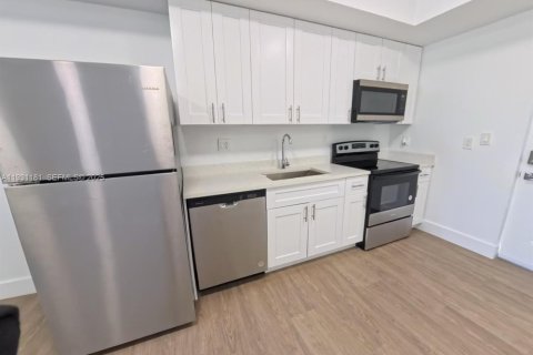 Снять в аренду квартиру в Майами, Флорида 38.09м2, № 1989554 - фото 4