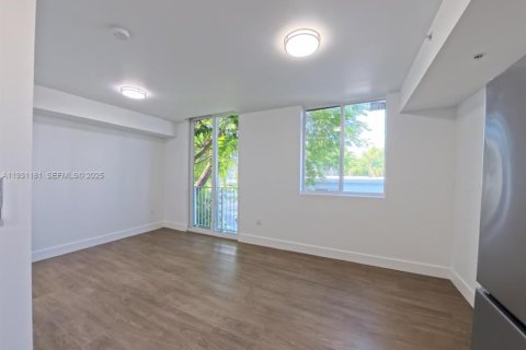 Снять в аренду квартиру в Майами, Флорида 38.09м2, № 1989554 - фото 5