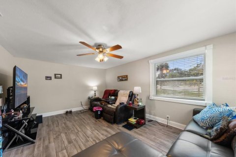 House in Clearwater, Florida 3 bedrooms, 117.89 sq.m. № 2150898 - photo 8