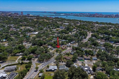 House in Clearwater, Florida 3 bedrooms, 117.89 sq.m. № 2150898 - photo 29