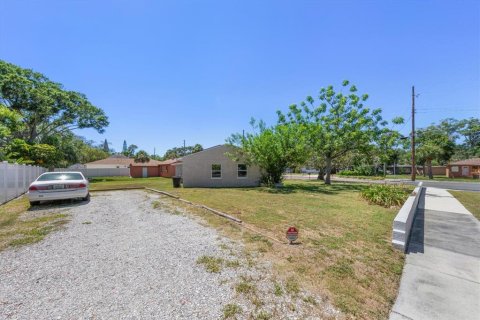 House in Clearwater, Florida 3 bedrooms, 117.89 sq.m. № 2150898 - photo 4