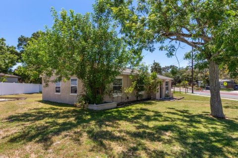 House in Clearwater, Florida 3 bedrooms, 117.89 sq.m. № 2150898 - photo 5
