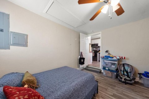 House in Clearwater, Florida 3 bedrooms, 117.89 sq.m. № 2150898 - photo 16