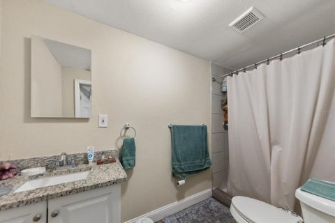 House in Clearwater, Florida 3 bedrooms, 117.89 sq.m. № 2150898 - photo 17