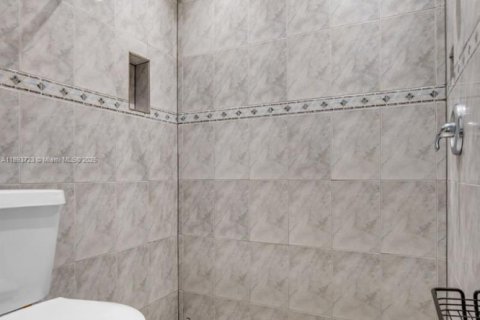 Снять в аренду виллу или дом в Хайалиа, Флорида 3 спальни, 101.54м2, № 1945359 - фото 18