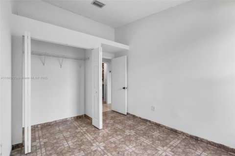 Снять в аренду виллу или дом в Хайалиа, Флорида 3 спальни, 101.54м2, № 1945359 - фото 19