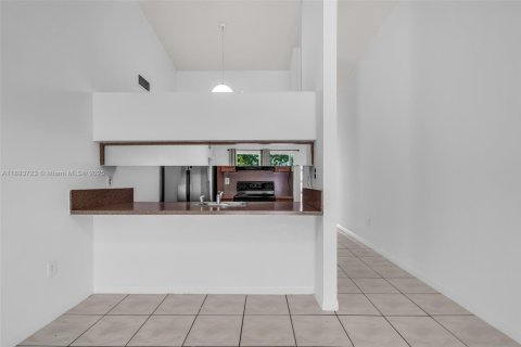 Снять в аренду виллу или дом в Хайалиа, Флорида 3 спальни, 101.54м2, № 1945359 - фото 6