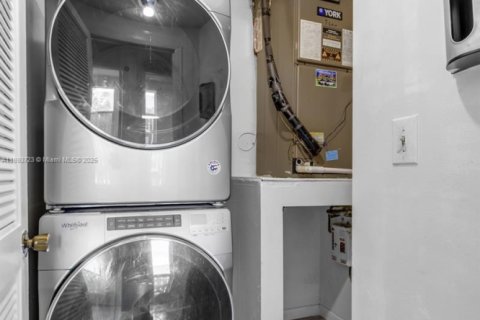 Снять в аренду виллу или дом в Хайалиа, Флорида 3 спальни, 101.54м2, № 1945359 - фото 11