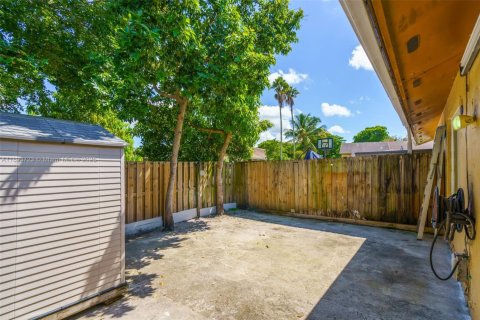 Снять в аренду виллу или дом в Хайалиа, Флорида 3 спальни, 101.54м2, № 1945359 - фото 21