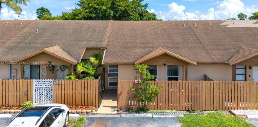 Дом в Хайалиа, Флорида 3 спальни, 101.54м2 № 1945359