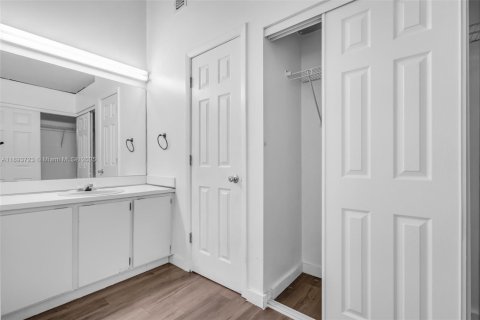 Снять в аренду виллу или дом в Хайалиа, Флорида 3 спальни, 101.54м2, № 1945359 - фото 15