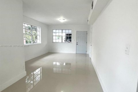 Villa ou maison à louer à Miami, Floride: 3 chambres № 2006186 - photo 12