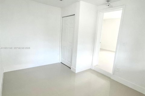 Villa ou maison à louer à Miami, Floride: 3 chambres № 2006186 - photo 10