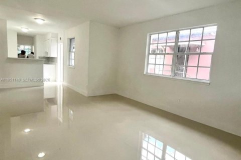 Villa ou maison à louer à Miami, Floride: 3 chambres № 2006186 - photo 2