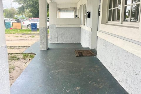 Villa ou maison à louer à Miami, Floride: 3 chambres № 2006186 - photo 16