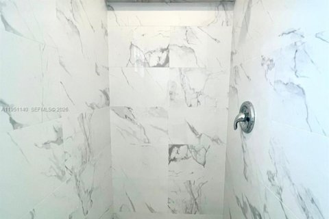 Villa ou maison à louer à Miami, Floride: 3 chambres № 2006186 - photo 7